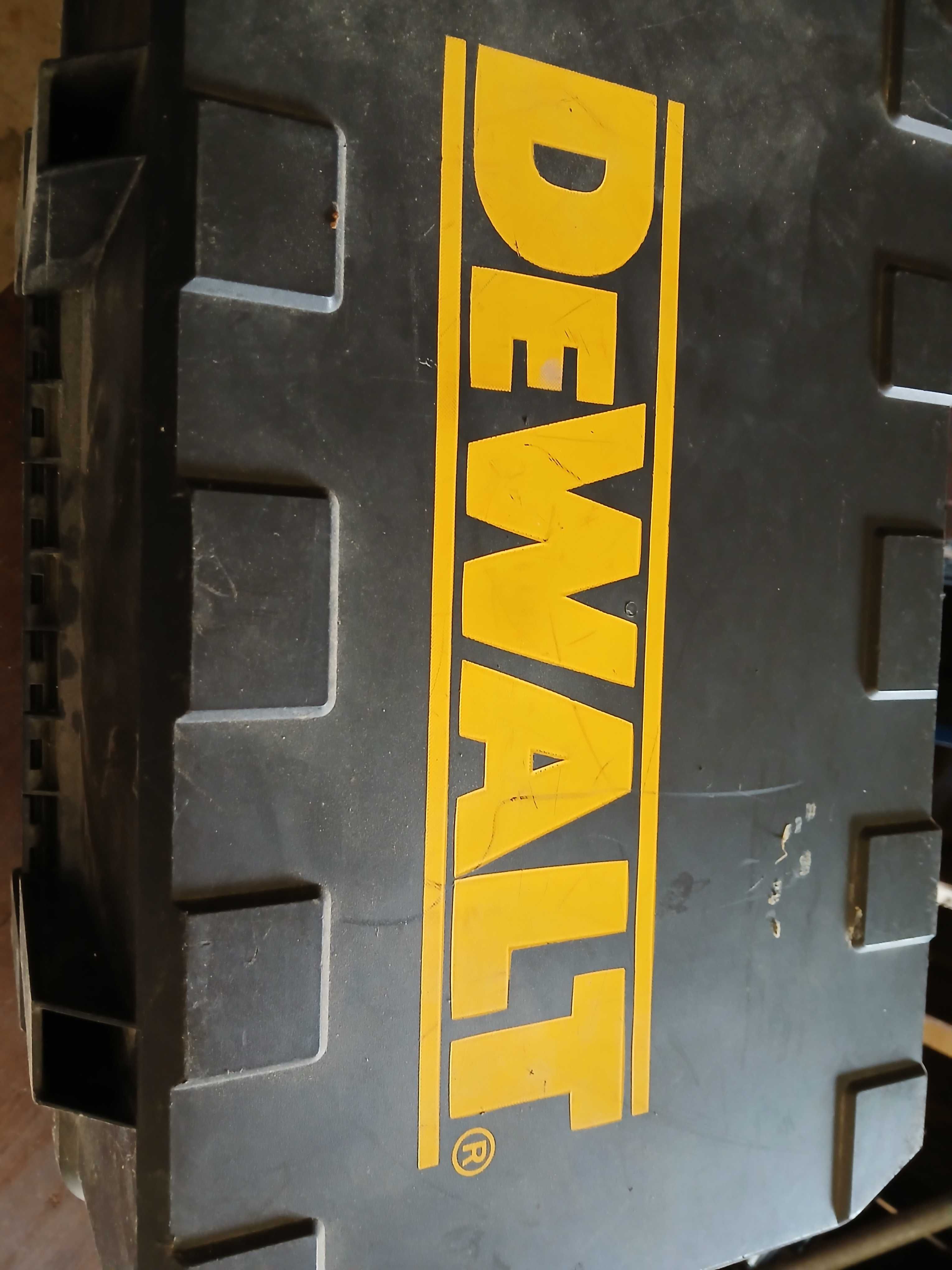 Serra Dewalt com 2 réguas