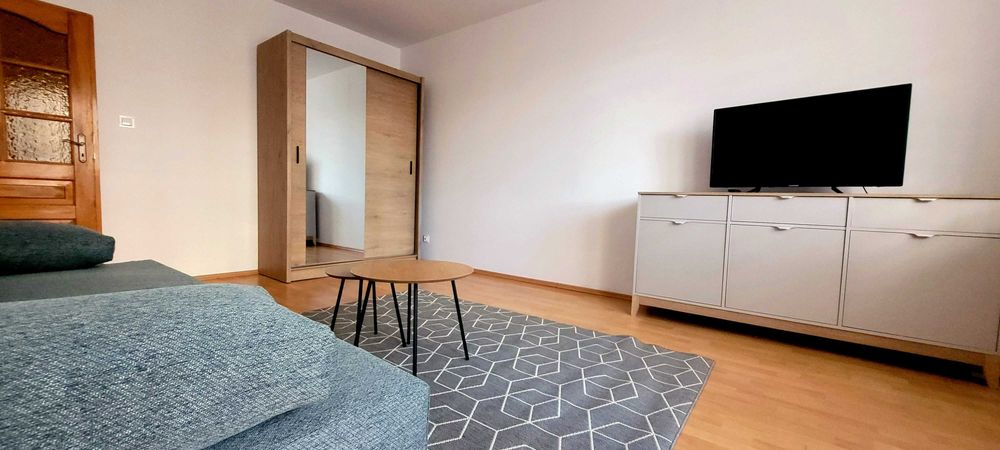 Wynajmę kawalerkę 35 m² os. Mokre w Toruniu parterowy lokal z balkonem