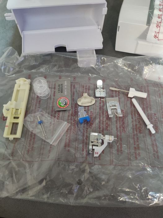 Продам компьютерную швейную машинку.