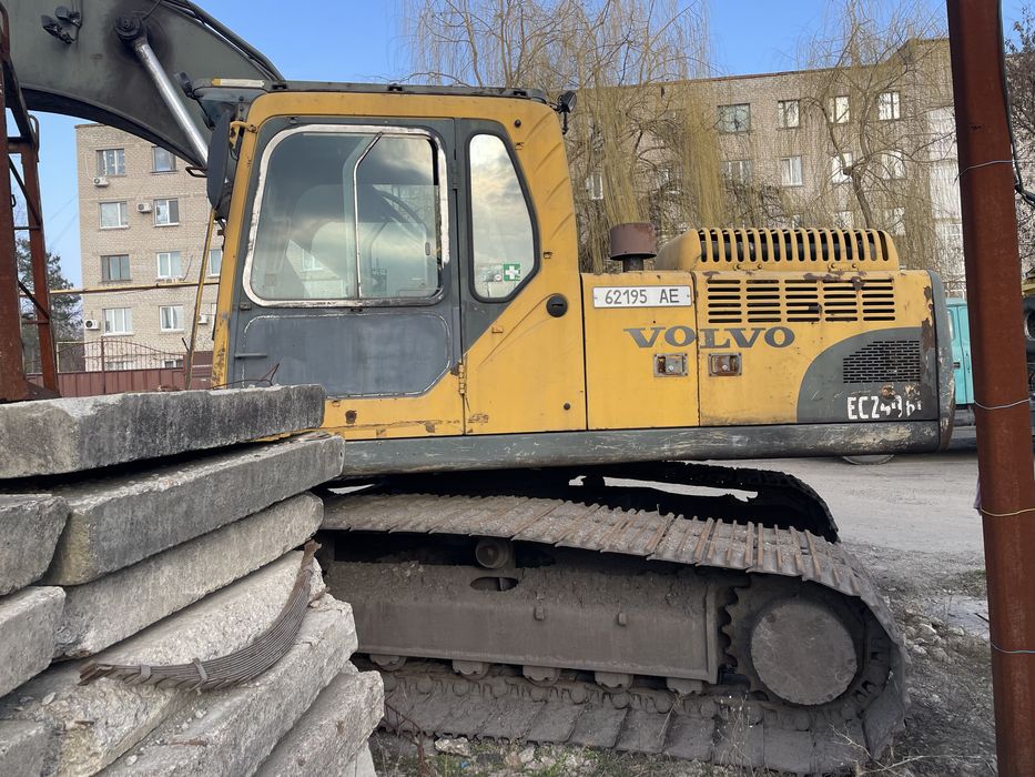 Экскаватор Volvo