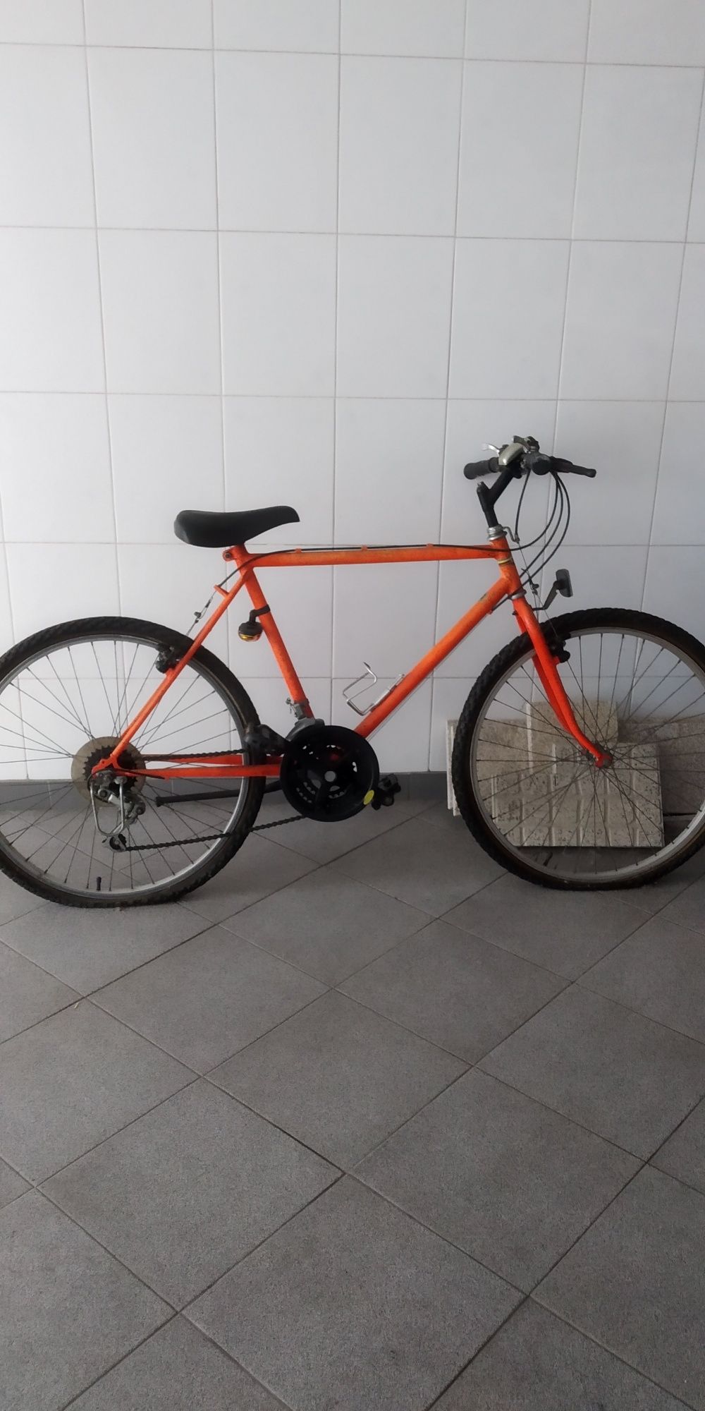 Bicicleta laranja