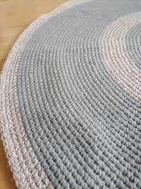 Okrągły dywanik ręcznie wykonany boho vintage rękodzieło