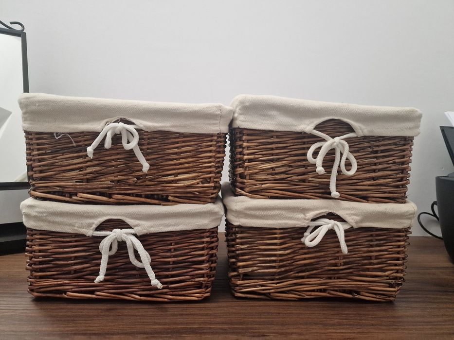 Zestaw 4 koszyczków wiklinowych