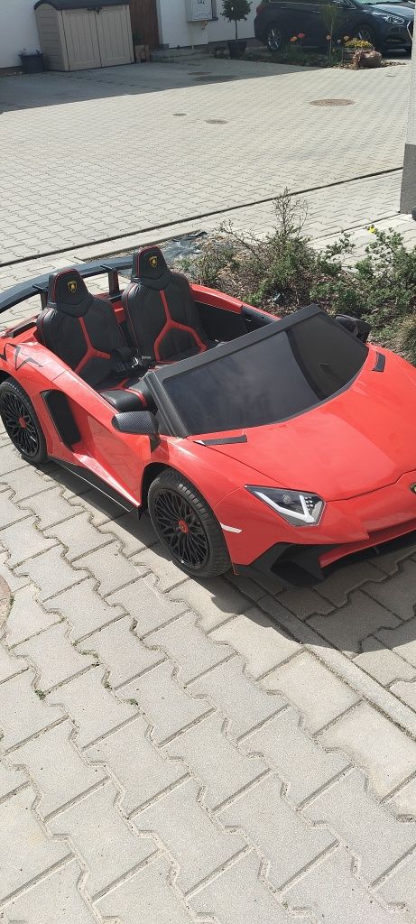 Auto na akumulator Lamborghini Aventador SV 2-osob, max 100 kg