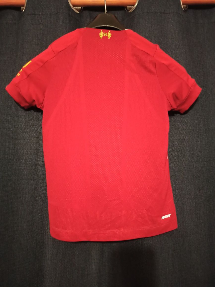 T-shirt New Balance r. 122cm