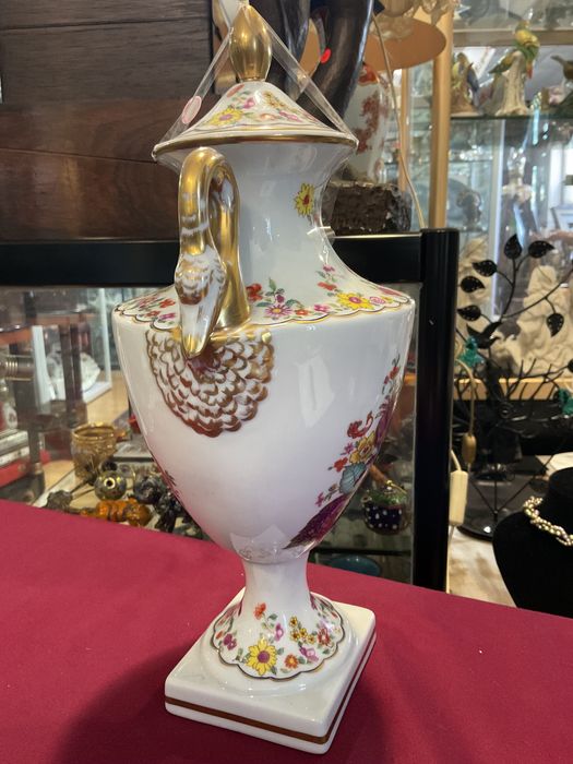 Jarra com tampa folha de T.     34x18 cm ,anúncios abaixo