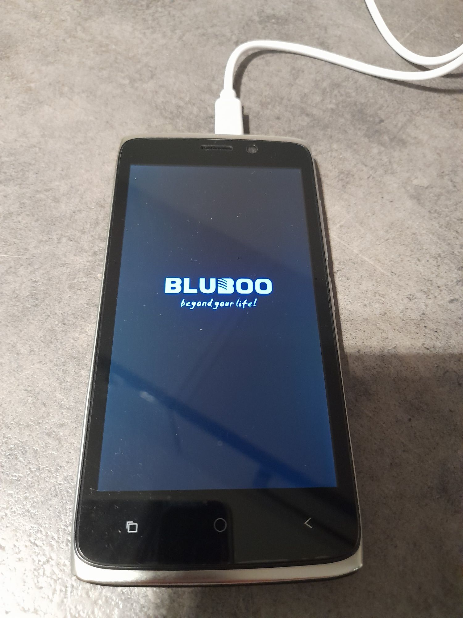 Telefon BluBoo Mini Android OS 6.0 Quad Core 4.5" Dual SIM 1GB+8GB