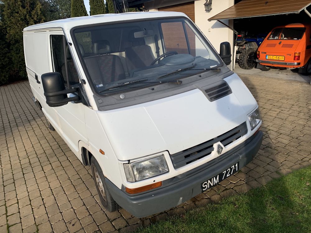 Renault Trafic 2,2  95r 147 tys klasyk