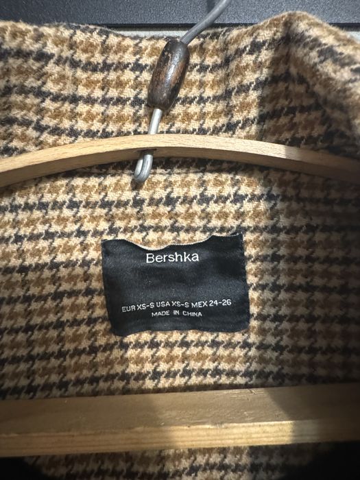 Продам жіноче пальто Bershka
