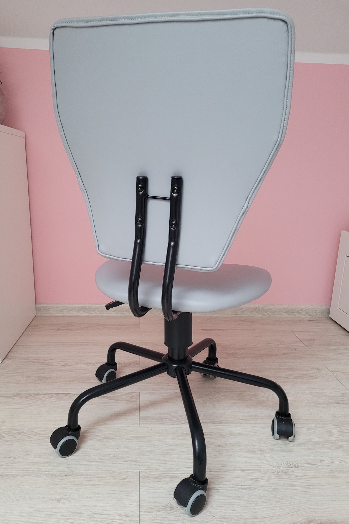 Krzesło szaro - czarne fotel obrotowy dla dziecka do biurka + podłokie