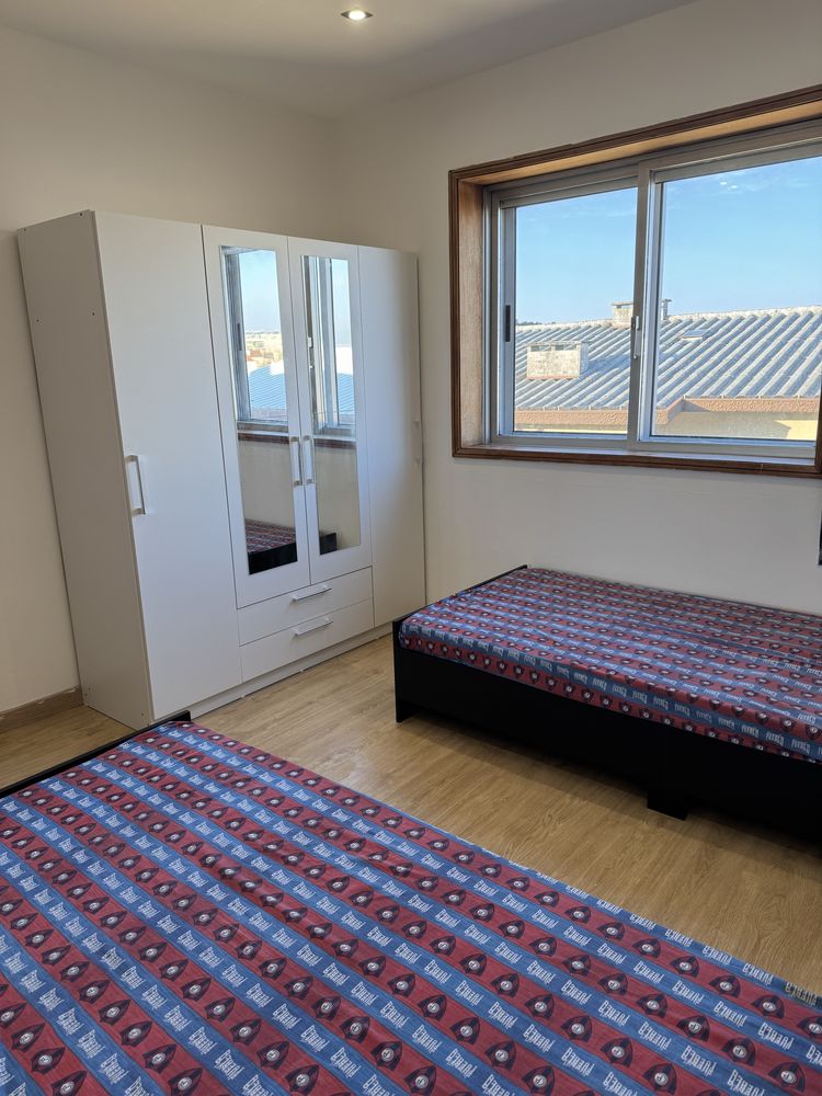 Quarto Para Arrendar Em Vila Nova De Gaia