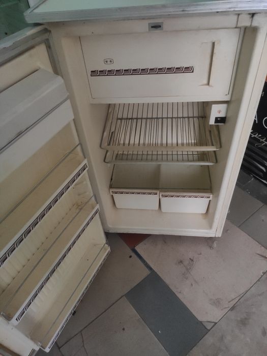 Холодильник малий , барний