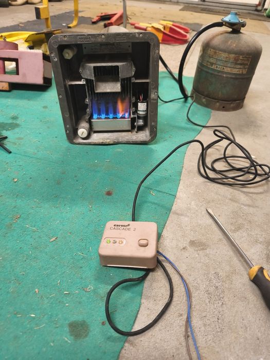 Bojler gazowy do przyczepy kempingowej