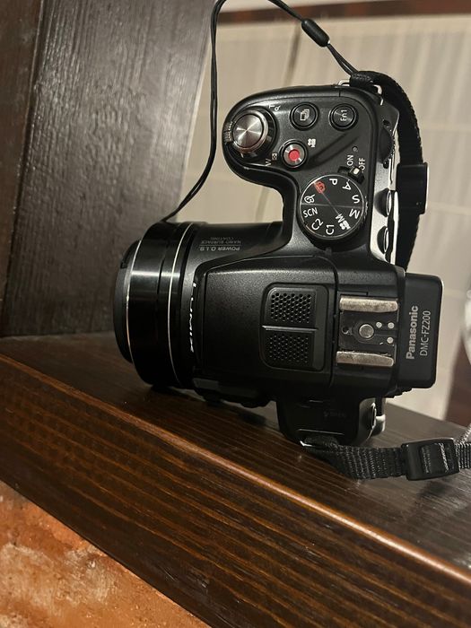 Panasonic LUMIX DMC-FZ200