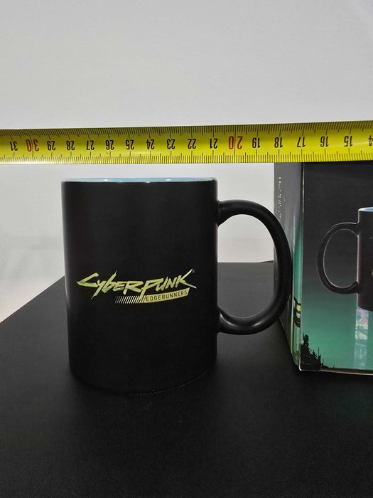 Caneca Rebecca Cyberpunk Edgerunners - Portes Incluídos