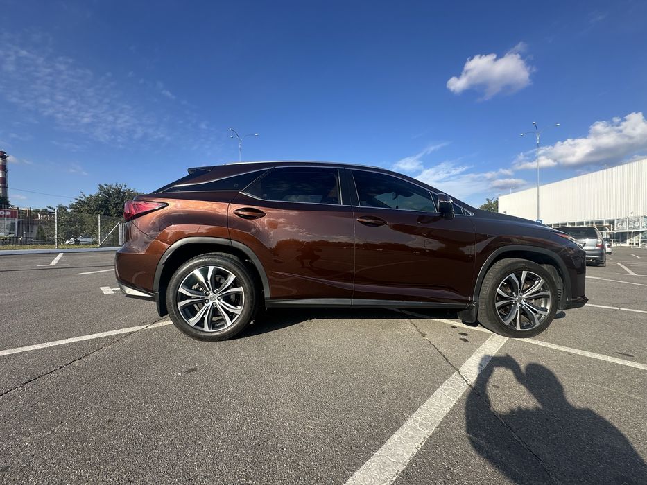 Продам Lexus RX300 2018 года