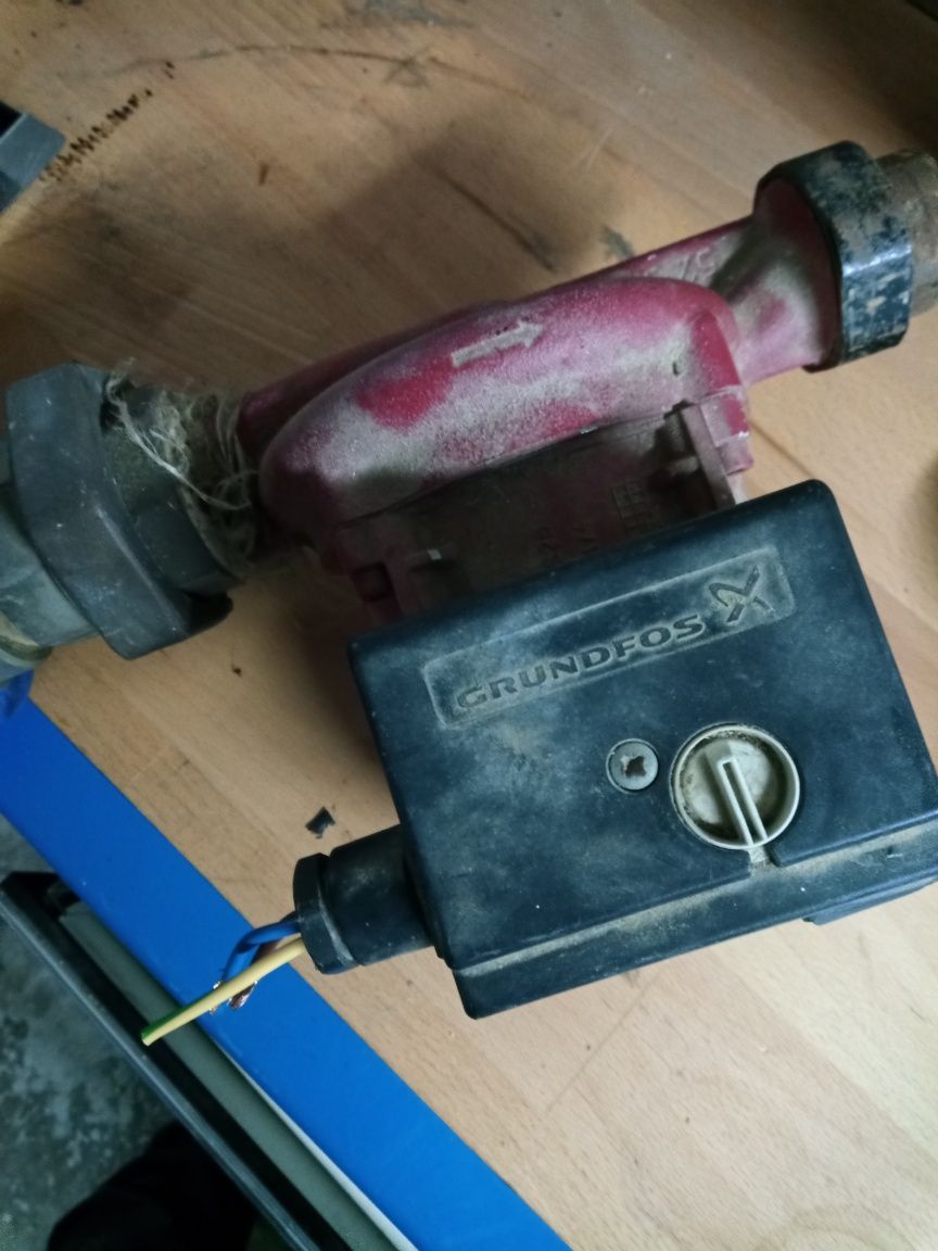 Bomba circulação grundfos