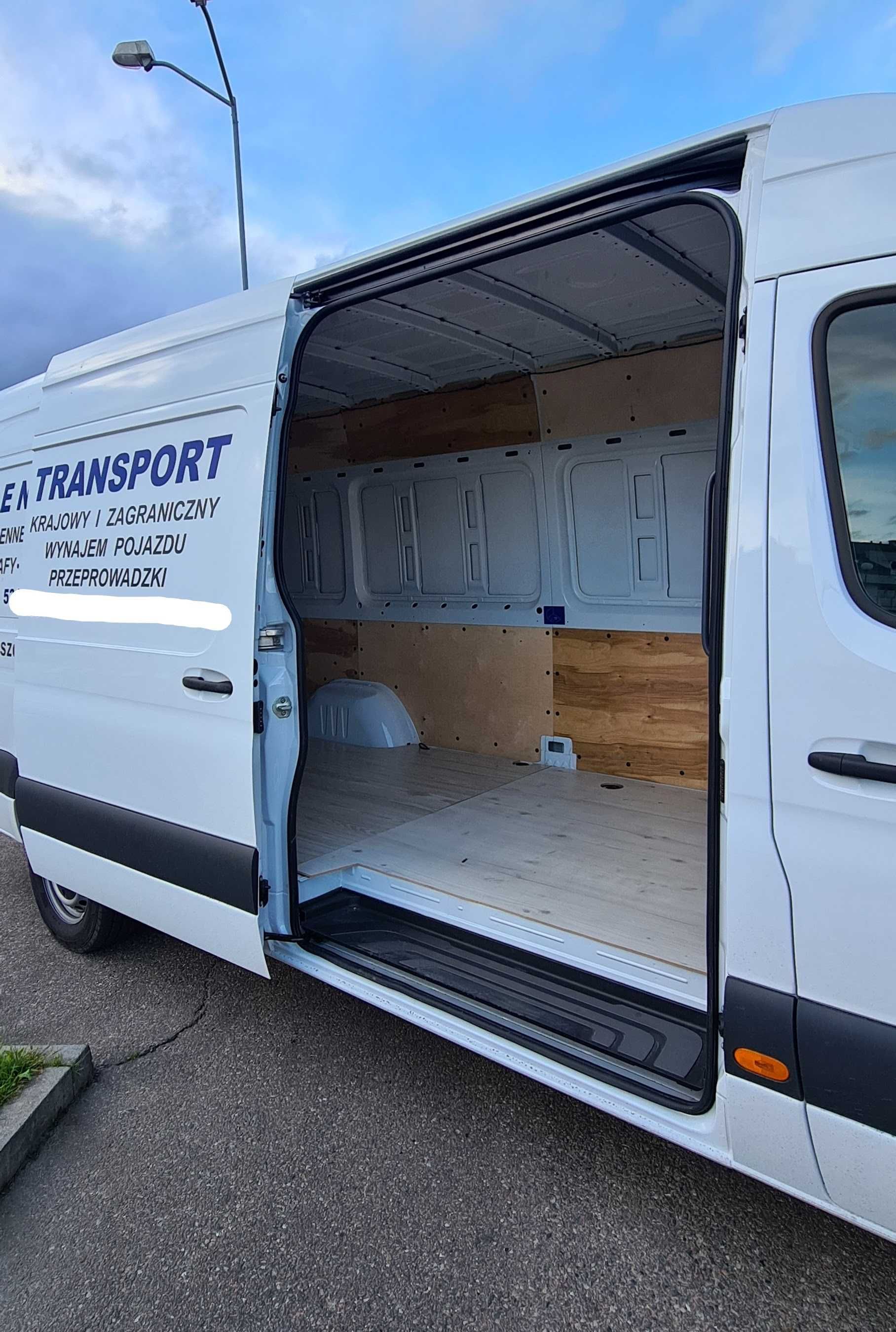 Wynajem samochodu dostawczego, busa, transport, przeprowadzki