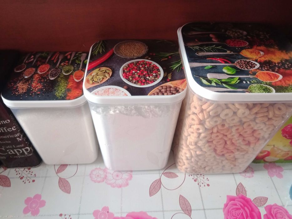 Zestaw 4 pojemników