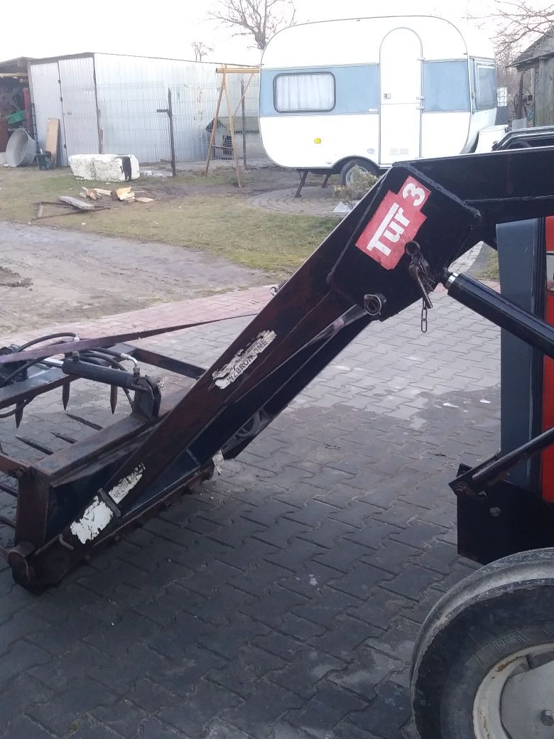 Sprzedam ciagnik ursus mf 255