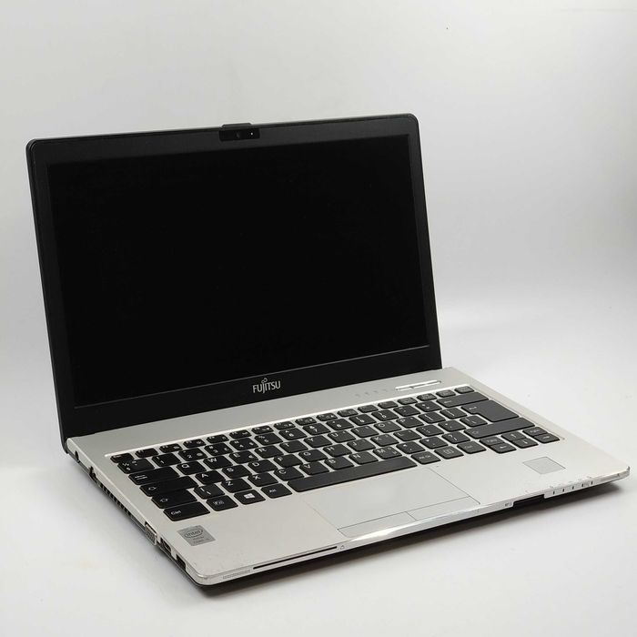 Fujitsu S935 | i5-5200u | FHD | 8gb RAM | 256gb SSD | BAT 2H