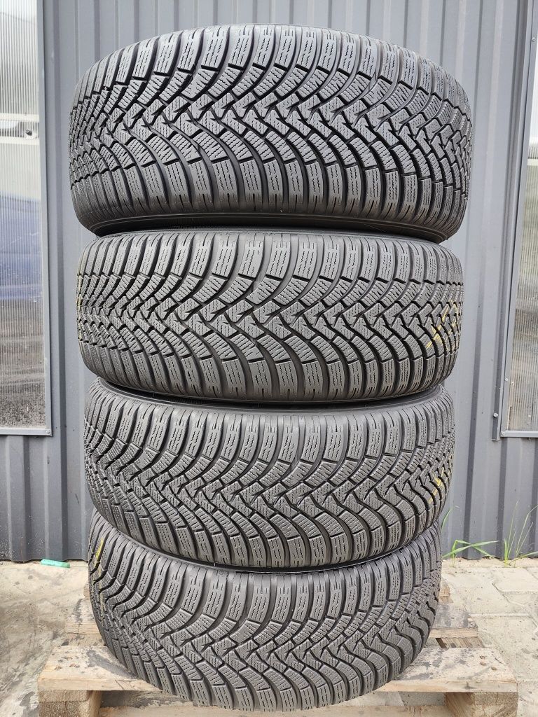 235/55/18 Falken EuroWinter HS01 SUV komplet