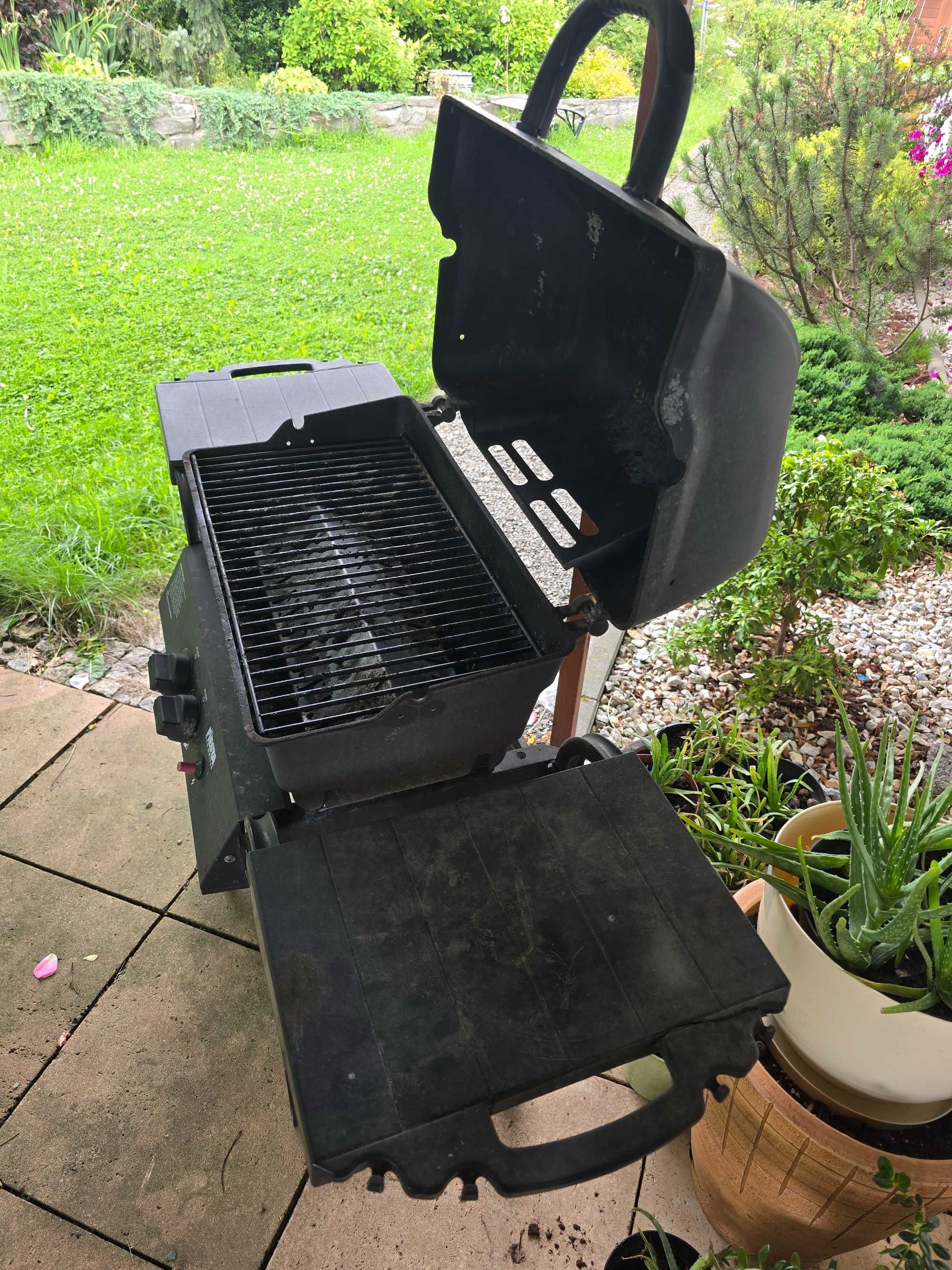 używany grill OMC Fiesta , uszkodzony