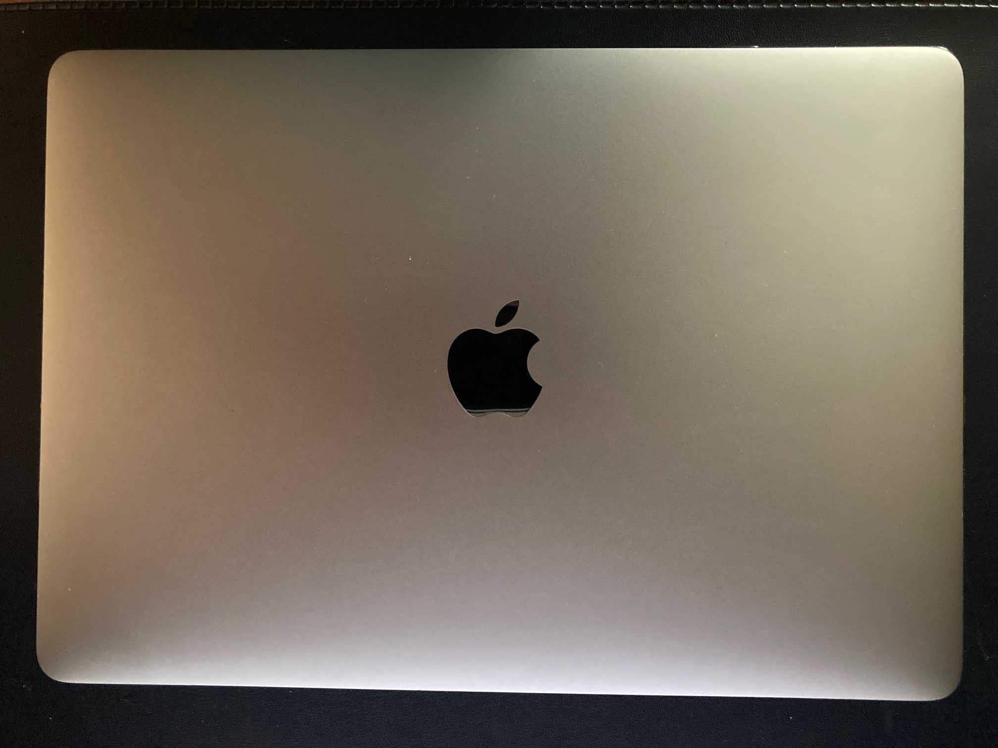 MacBook Pro 13 2019 • 2.4 GHz Core i5 • 8 GB • 256 GB