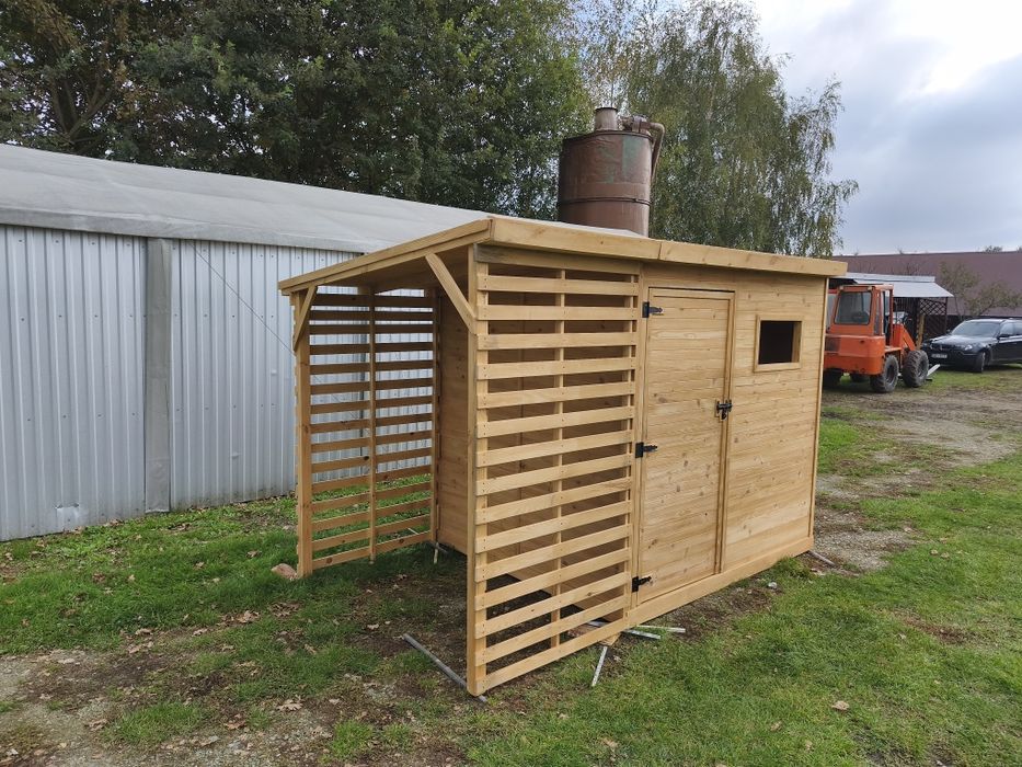 Domek narzędziowy . Drewutnia