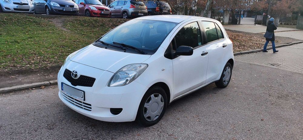 Toyota Yaris 2007r__1.0 Benzyna__ Klimatyzacja__5 drzwi