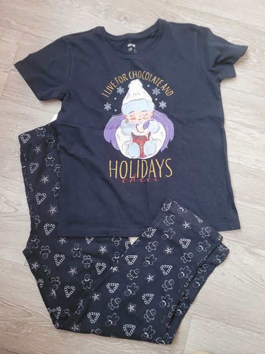 Komplet ubranek świątecznych dla dziewczynki 134-140