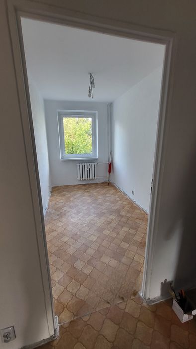 Mieszkanie w bloku pierwsze piętro 3 pokoje