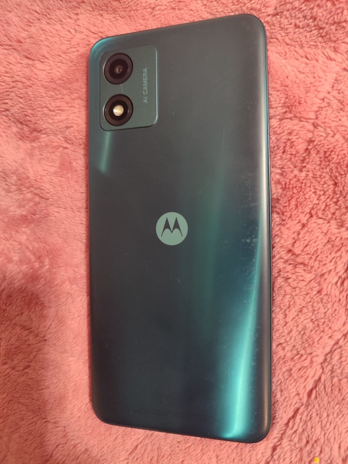 Срочно недорого смартфон motorola e13