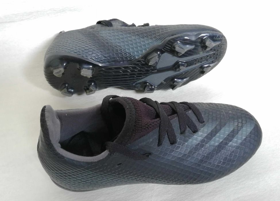 Buty Adidas do piłki nożnej Rozm.: 31,5. Czarne dla chłopca - korki