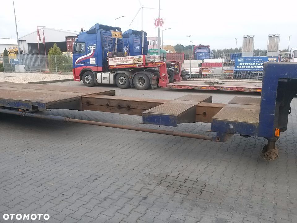 Broshuis E-2190  Naczepa 3 osiowa typu semi