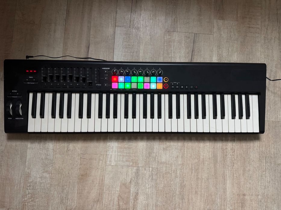 NOVATION LAUNCHKEY 61 MK2 midi клавіатура