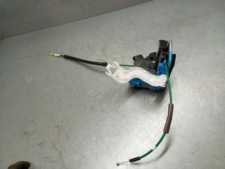 Fechadura / fecho porta trás direito HYUNDAI i30 (GD)