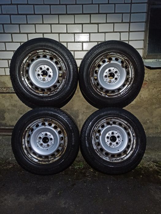 Комплект коліс Мерседес Віто 205/65R16 зима Nokian Mercedes Vito viano