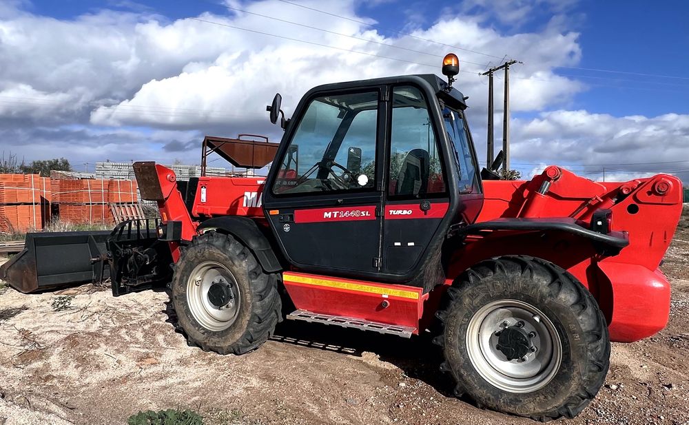 Máquina Telescópica MANITOU 1440 SL
