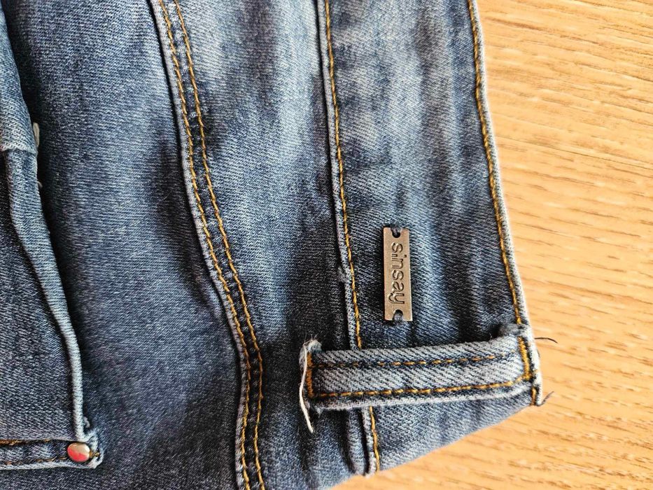 Spodnie jeansowe Sinsay 40