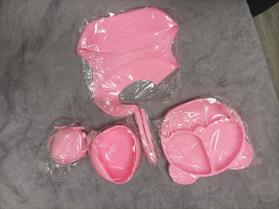 Продам набір дитячого силіконого посуду