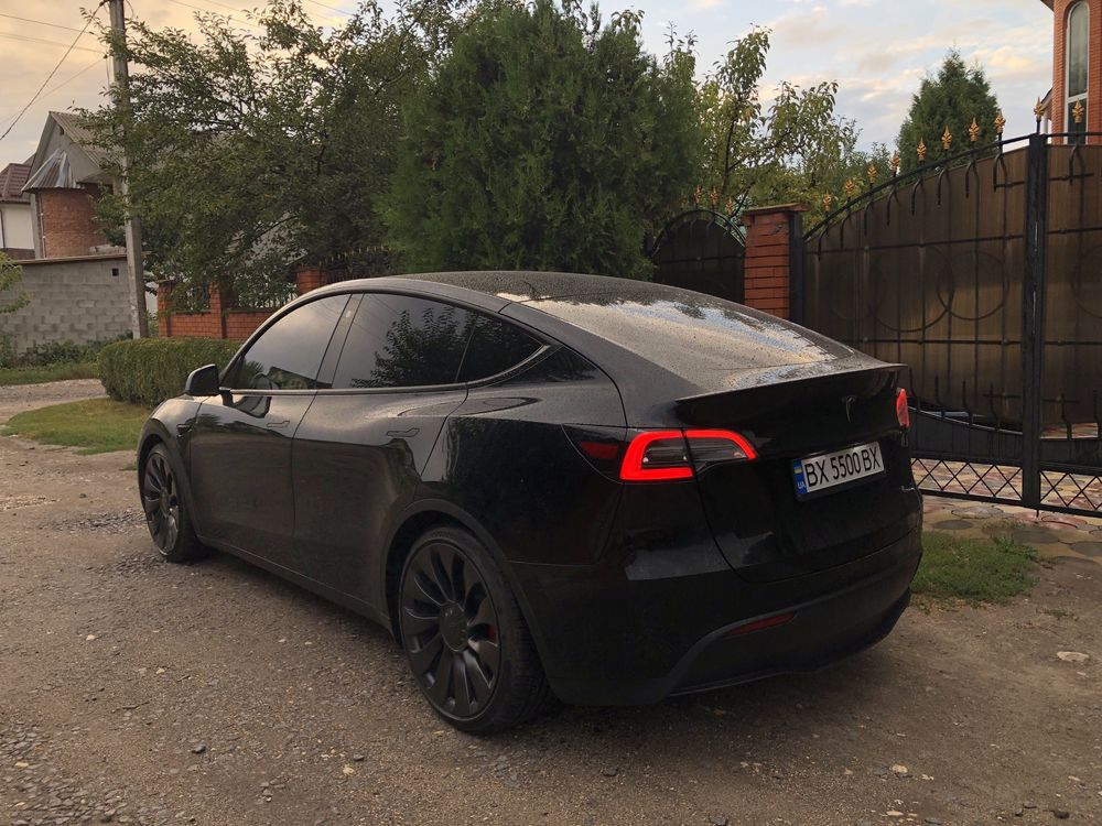 Продається /обмін на Нерухомість Tesla Y 2022 Perfomance
