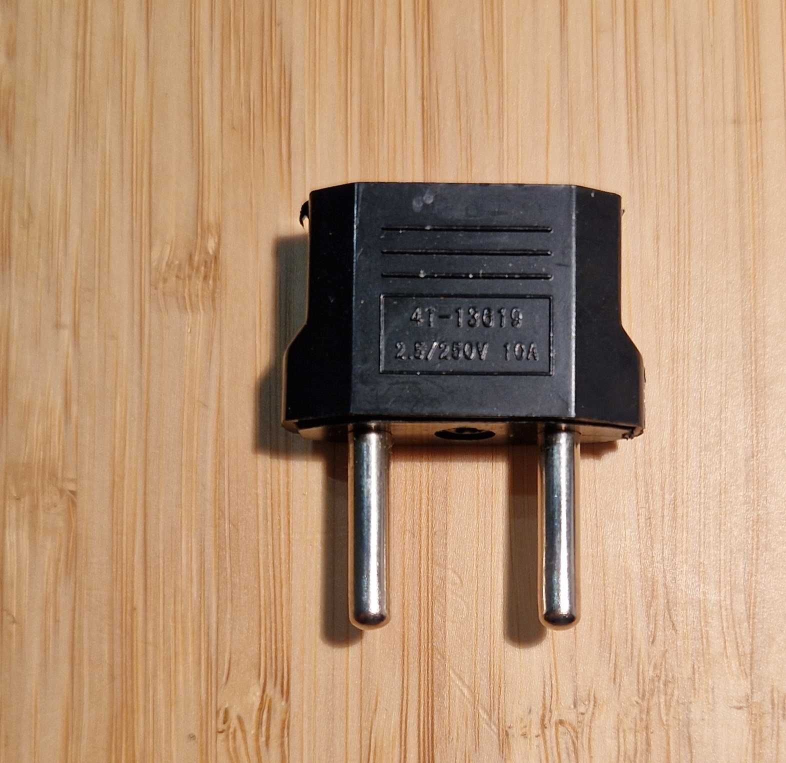 Adapter sieciowy gniazdka EU z US, Kanada 10A - przejściówka Black