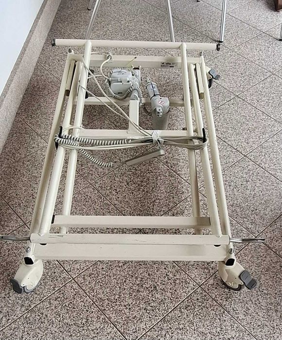 Cama Articulada elétrica (hospitalar)