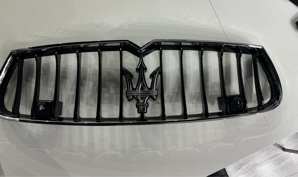 Atrapa grill maserati ghibli