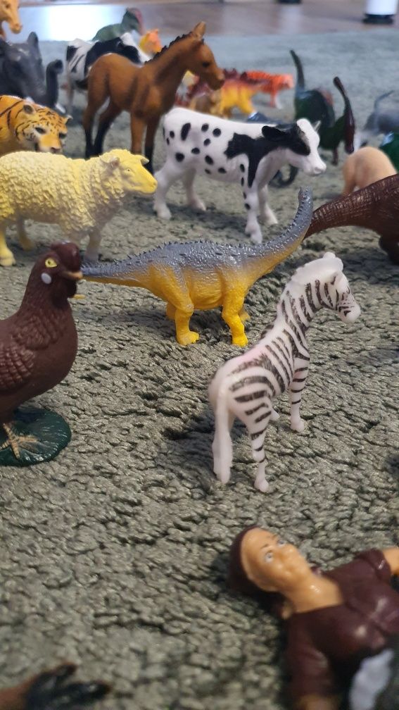 Zwierzęta figurki 44 sztuki