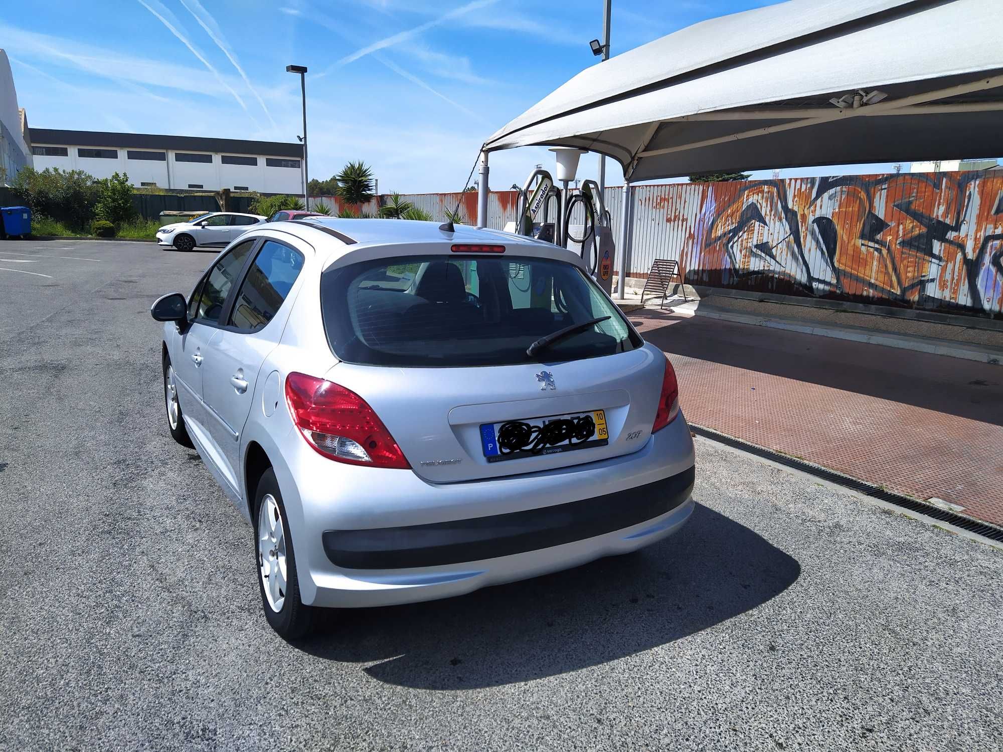 Peugeot 207 Hatchback 1.4 16v 95cv Gasolina (66875 Km)