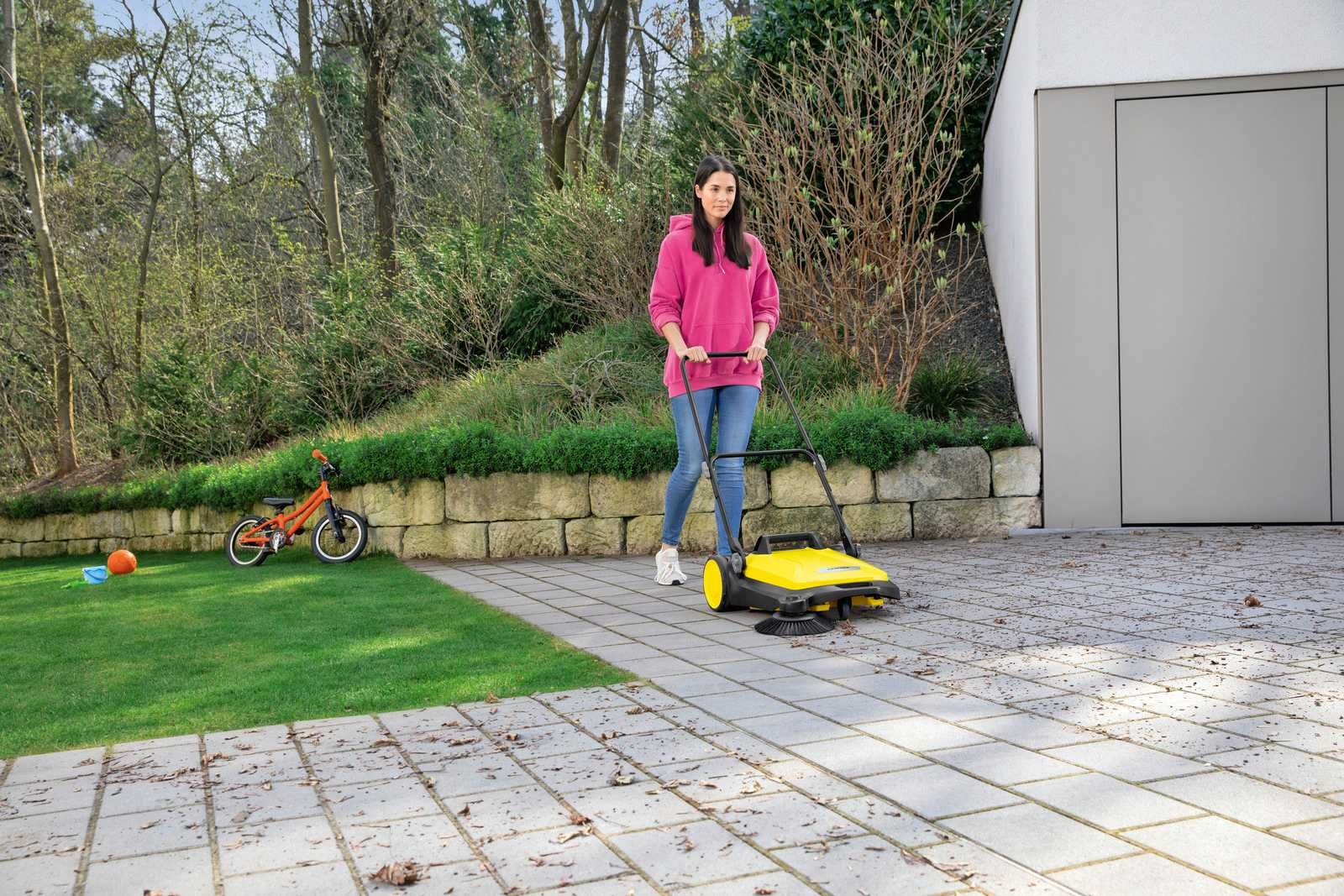 Підмітальна ручна машина Karcher S 4