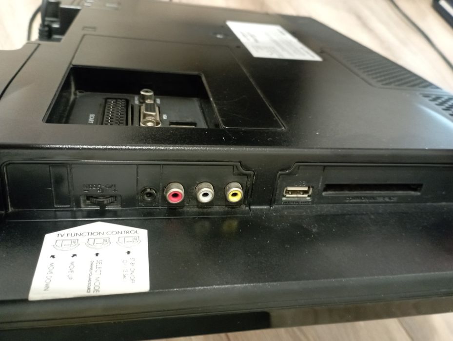 Телевізор HYUNDAI HLH22840 MP4