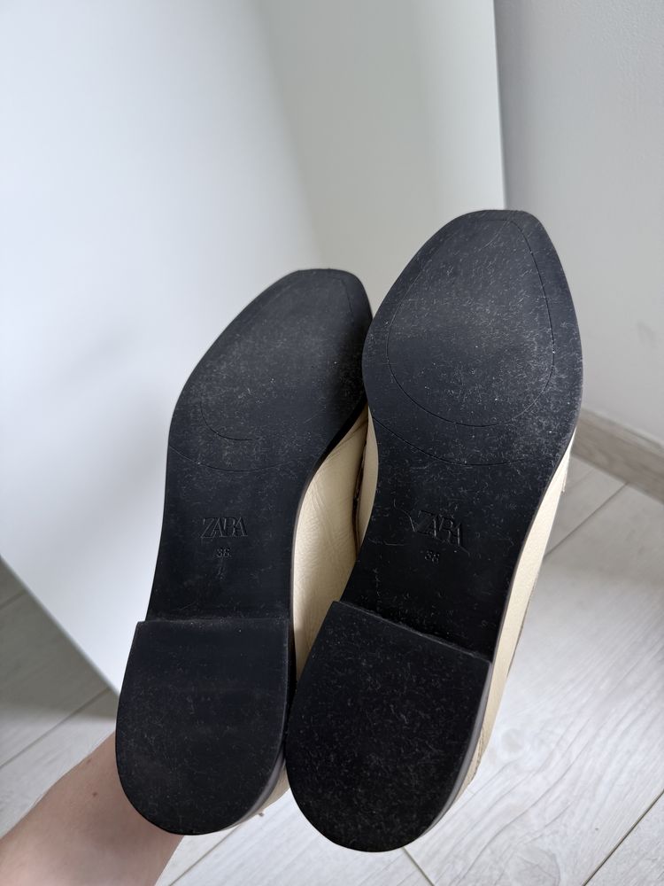 Skórzane kremowe mokasyny Zara 38 24,5 cm